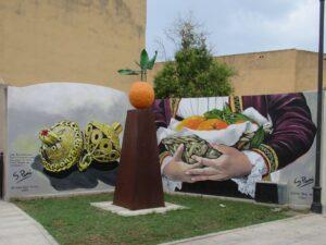 Murale, agrumi e arte orafa a Muravera