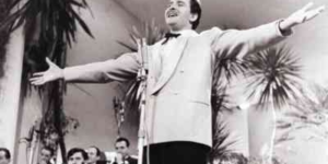 Domenico Modugno (1958) Sanremo Festival during the performance of Nel blu dipinto di blu 