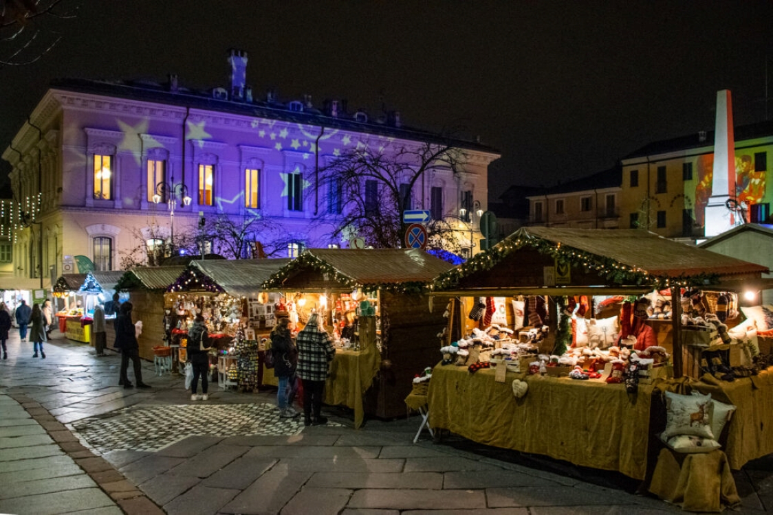 I mercatini di Natale di Asti sono tra i 10 mercatini più belli d'Europa.