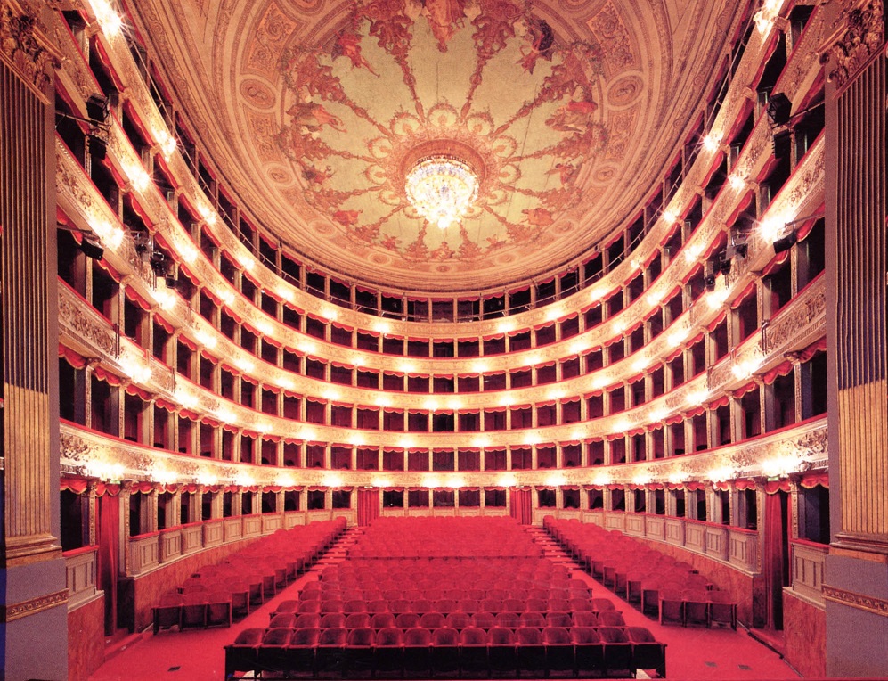 Il teatro dell'Opera di Roma è uno dei teatri italiani più importanti al mondo.