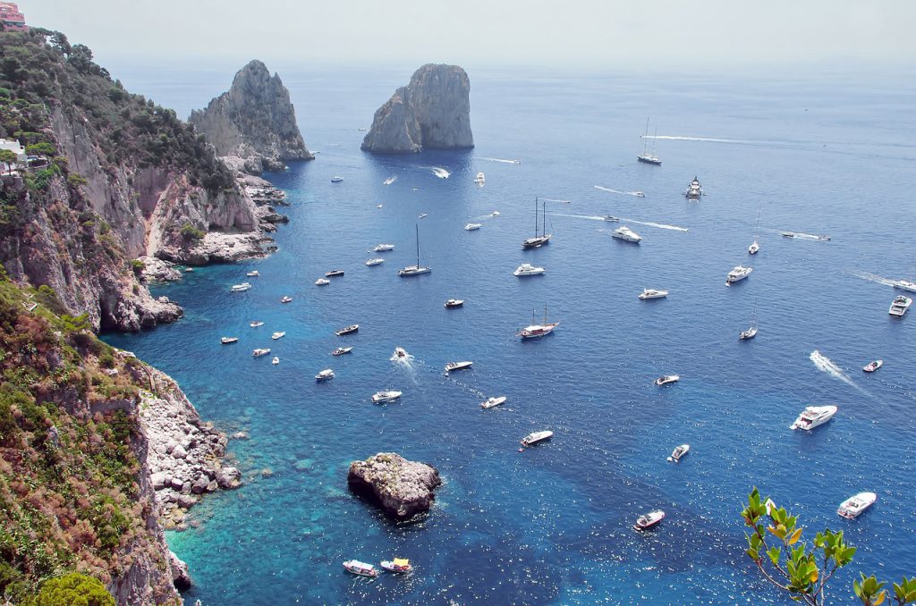 Capri è l'Isola perfetta dove trascorre una vacanza di Pasqua all'insegna del divertimento e del clima mite.