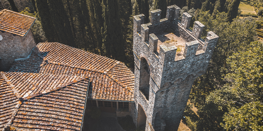 Il castello di Barberino del Mugello è una piacevole fortezza dell'anno mille che domina nel cuore della toscana.