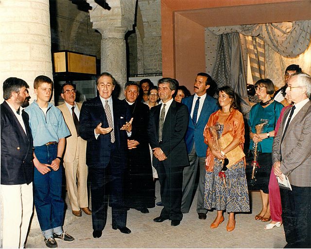 Festival dei Due Mondi, foto di un gruppo durante una mostra 