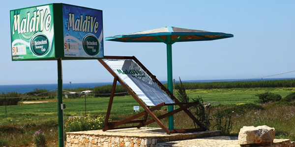 La sedia a sdraio icona delle maldive del Salento in puglia