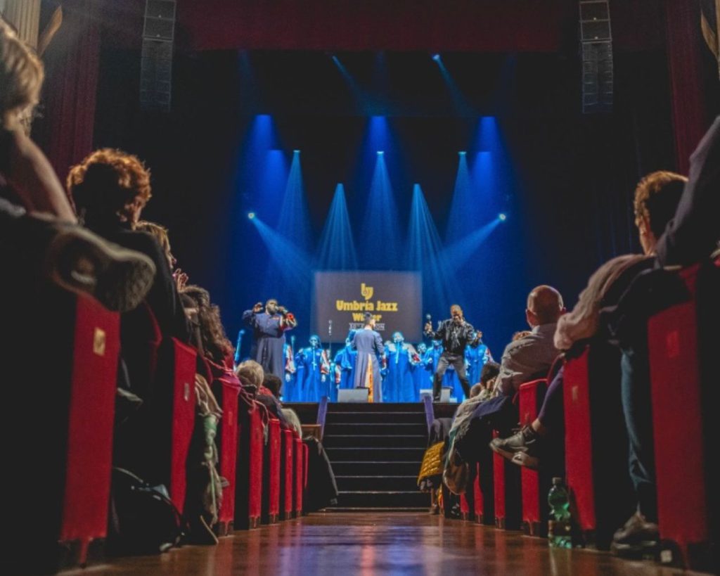 Esibizioni al Teatro Mancinelli