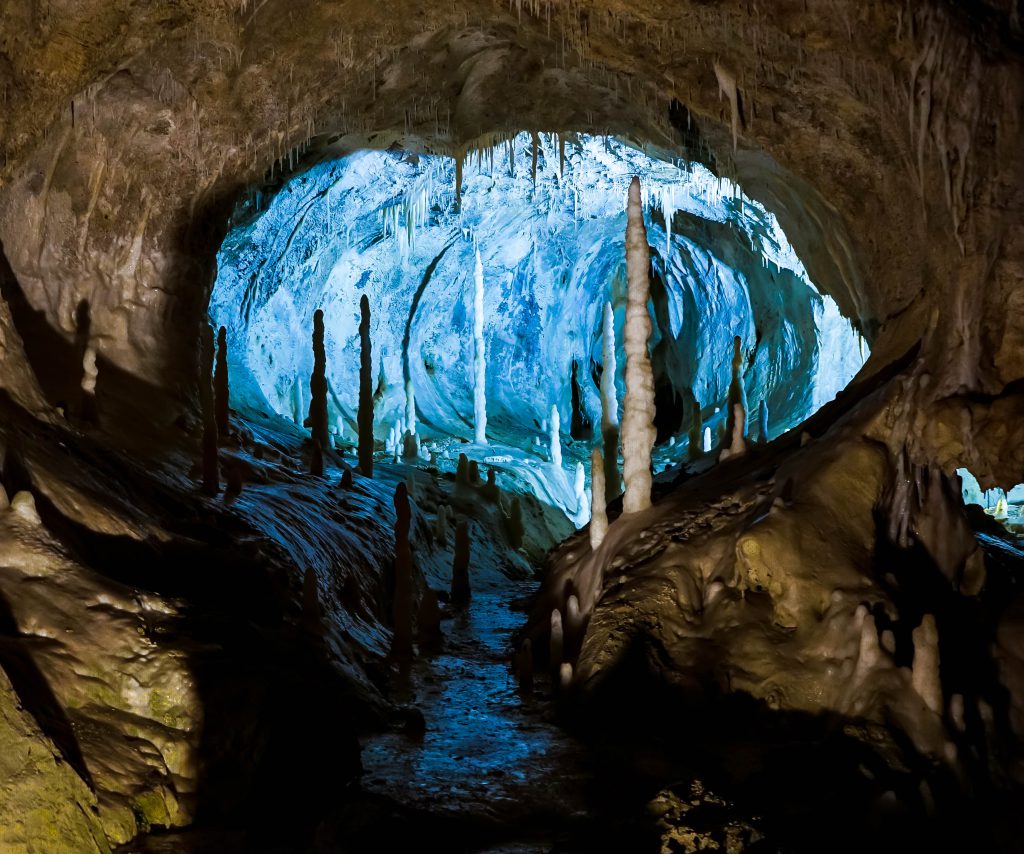 Interno delle Grotte di Frasassi, immagine rappresentativa