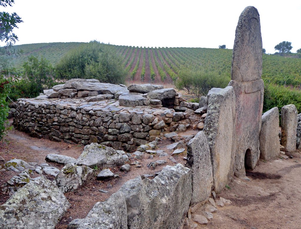 Tomba dei giganti in Sardegna