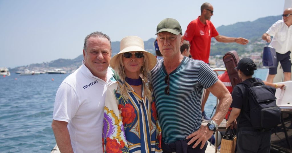 Foto del direttore dei Ischia Global Fest con Sting e Trudi